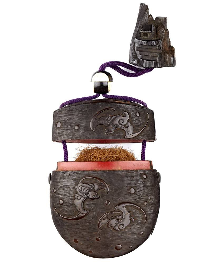 lucky bats tobacco container ojime
