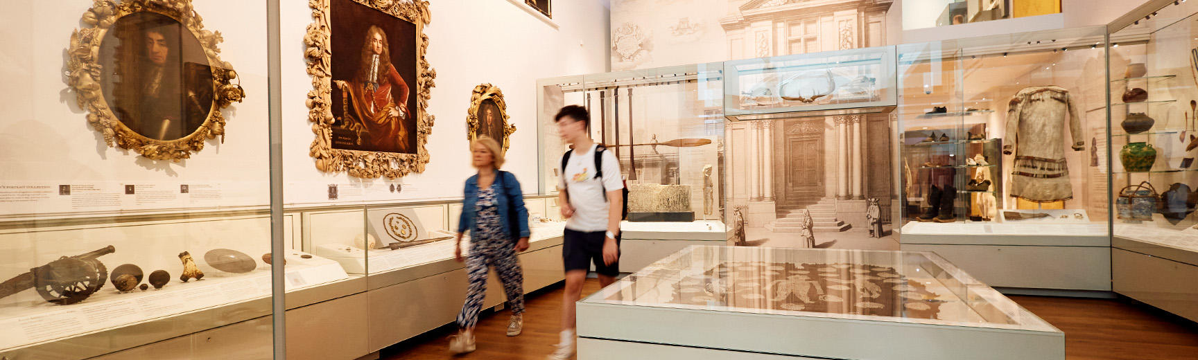 Visitors in the Story gallery