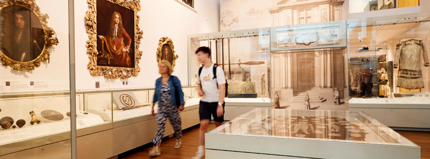 Visitors in the Story gallery