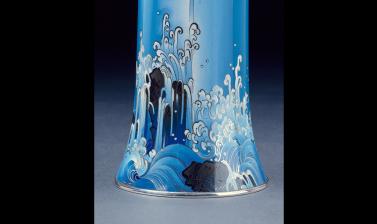 Vase with waterfall over rocks by Namikawa Yasuyuki 