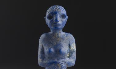 Lapis lazuli figure of a woman, Egypt, c. 3300-3000 at the Ashmolean