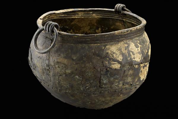 bronze_age_cauldron ashmolean