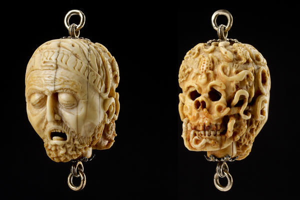 Decomposing head memento mori pendant, front and back