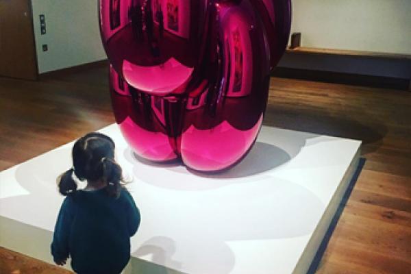 Jeff Koons exhibition Instagram photo by kateturnbulldesign