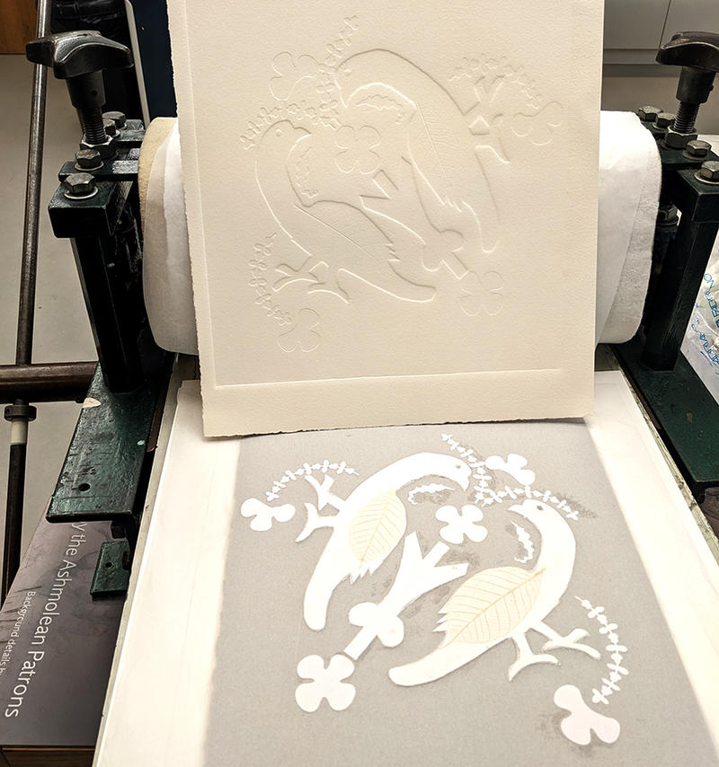 embossing machine 1000px