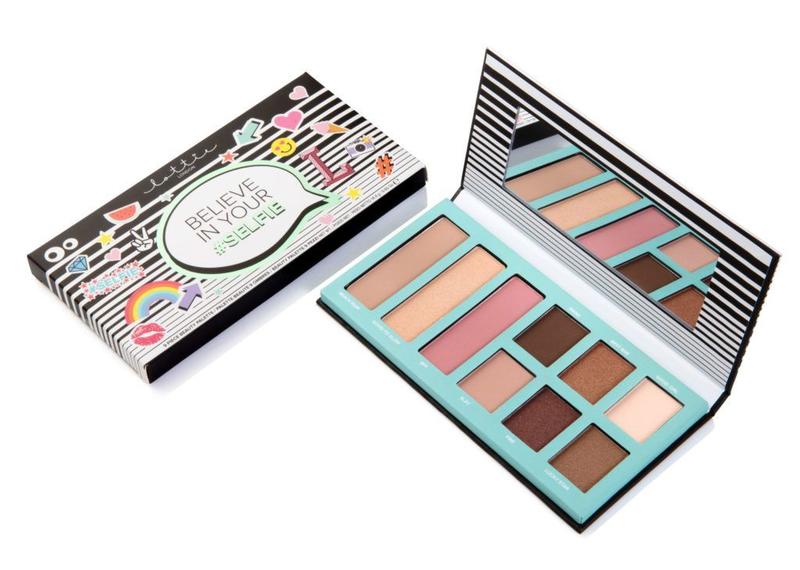 A make up palette 