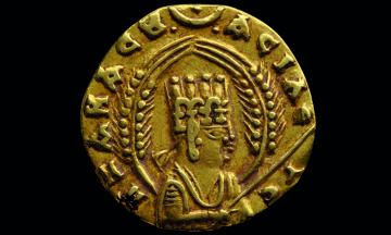 Gold coin of Ezanas of Aksum, pre-Christian period, mid 340s–360 Gold coin of Ezanas of Aksum, pre-Christian period, mid 340s–360