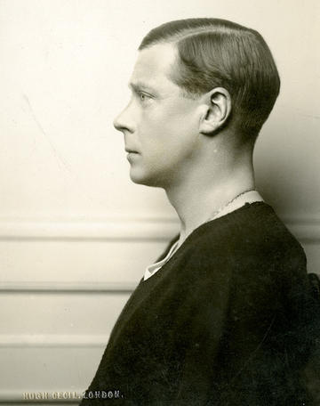 Profile photograph of Edward VIII, Hugh Cecil, 1936 © Royal Mint Museum Black and white profile photograph of Edward VIII, Hugh Cecil, 1936, used in designs of his coins