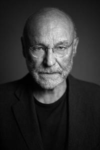 Black and white portrait photograph of Anselm Kiefer by Till Brönner, 2023